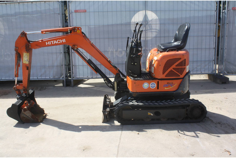 Hitachi ZX10U-2 - Miniexcavadora: foto 2 Hitachi ZX10U-2 - Miniexcavadora: foto 2