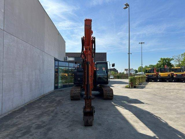 Hitachi ZX225USLC-6 - Excavadora de cadenas: foto 2 Hitachi ZX225USLC-6 - Excavadora de cadenas: foto 2