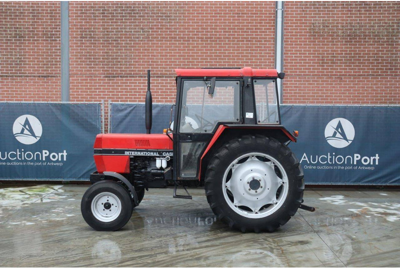 International 733 - Tractor: foto 2 International 733 - Tractor: foto 2