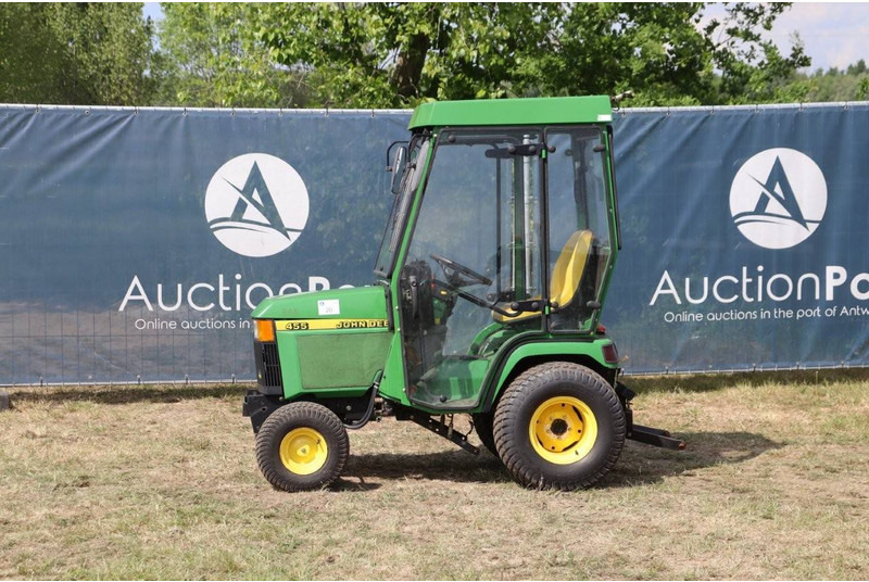 John Deere 455 - Tractor: foto 1 John Deere 455 - Tractor: foto 1
