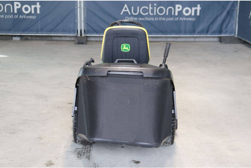 John Deere X166R - Cortacésped: foto 4 John Deere X166R - Cortacésped: foto 4