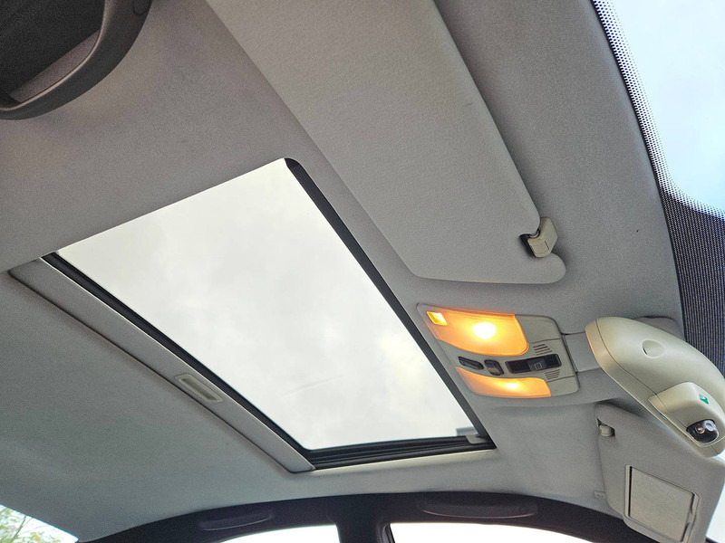 Sedan Mercedes-Benz E-Klasse (W210) _ 300 D Automatic: foto 15