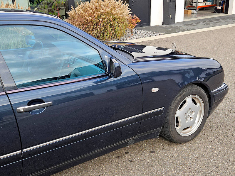 Sedan Mercedes-Benz E-Klasse (W210) _ 300 D Automatic: foto 7