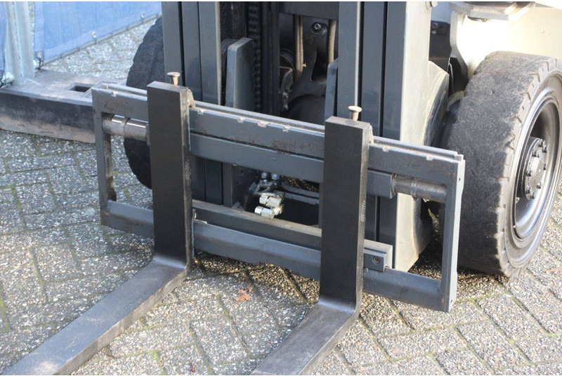 Carretilla elevadora diésel Nissan Y1D2A25Q: foto 10