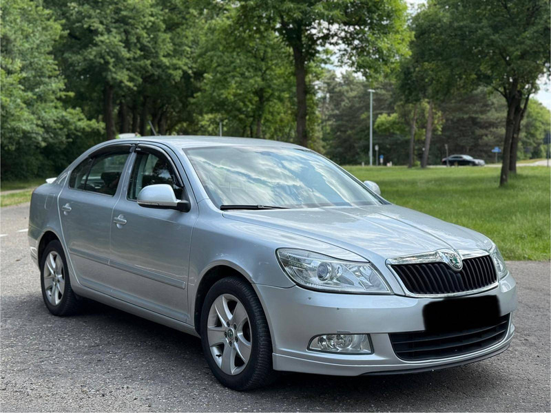 Škoda Octavia 1.6 TDI - Sedan: foto 3 Škoda Octavia 1.6 TDI - Sedan: foto 3