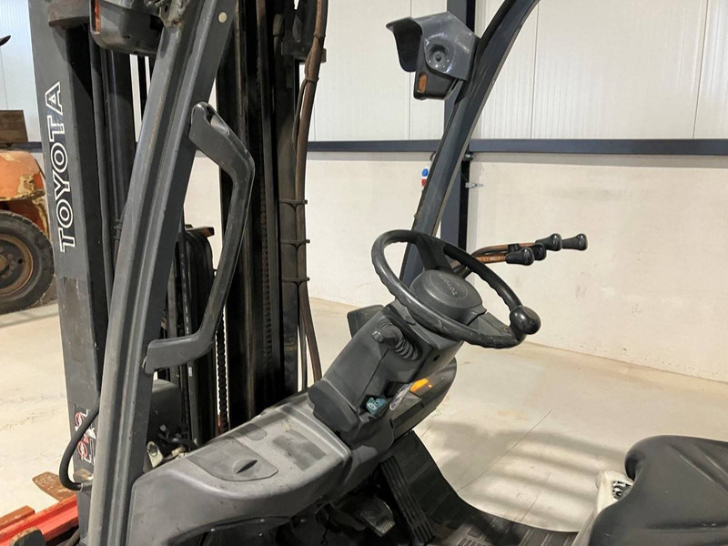 Carretilla elevadora diésel Toyota 02-8FDF18: foto 10