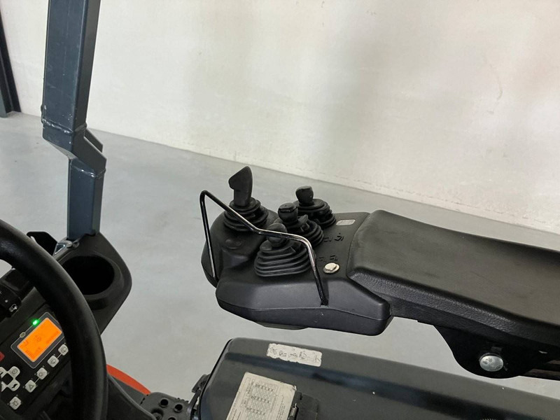 Carretilla elevadora eléctrica Toyota 8FBE16T: foto 11