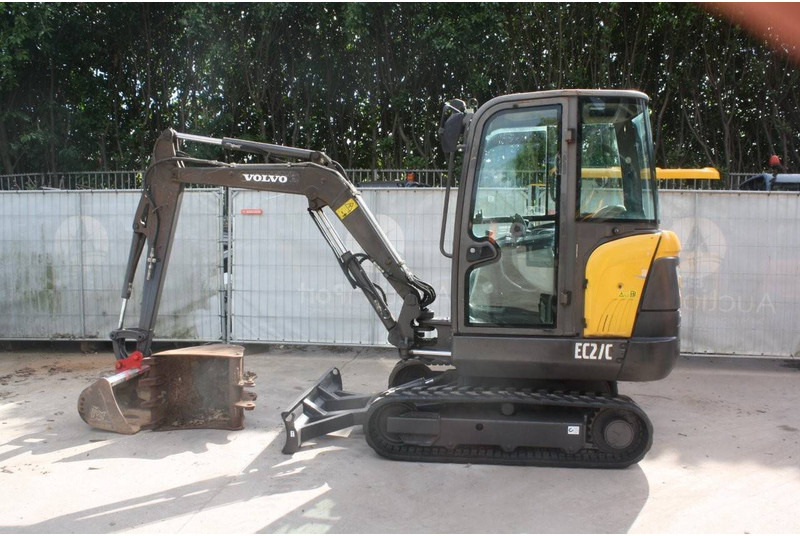 Volvo EC27C - Excavadora de cadenas: foto 2 Volvo EC27C - Excavadora de cadenas: foto 2