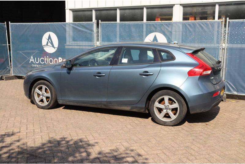 Volvo V40 D2 - Sedan: foto 3 Volvo V40 D2 - Sedan: foto 3