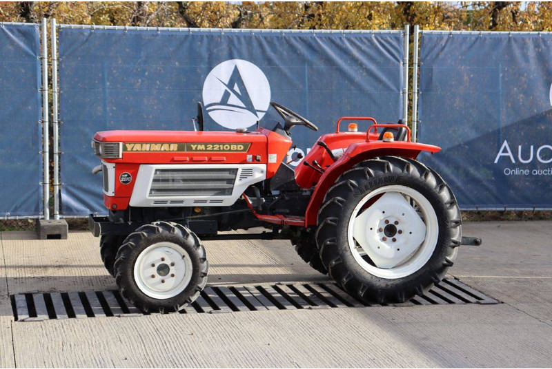 Yanmar YM2210BD - Tractor: foto 1 Yanmar YM2210BD - Tractor: foto 1