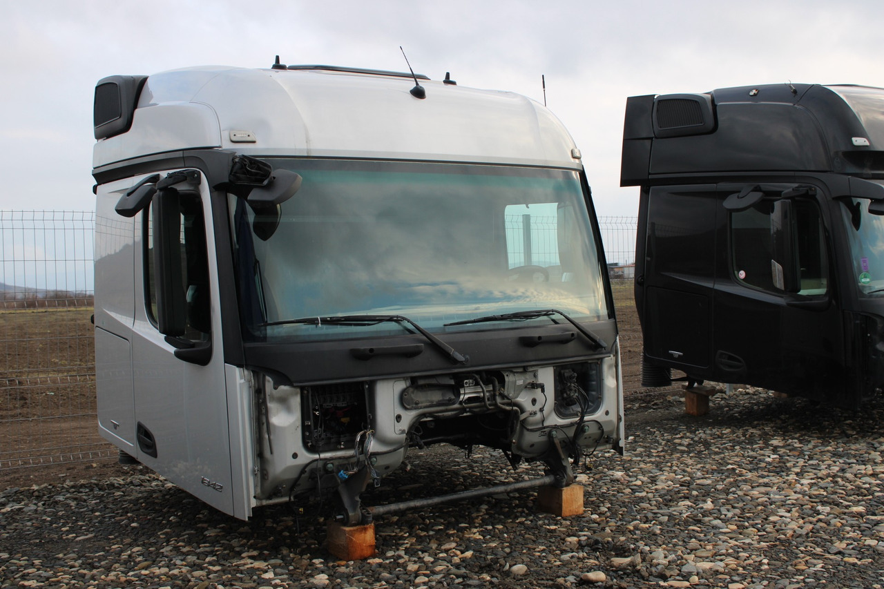 CABINA MERCEDES ACTROS MP4 STREAMSPACE 2.5 - Cabina para Camión: foto 2 CABINA MERCEDES ACTROS MP4 STREAMSPACE 2.5 - Cabina para Camión: foto 2