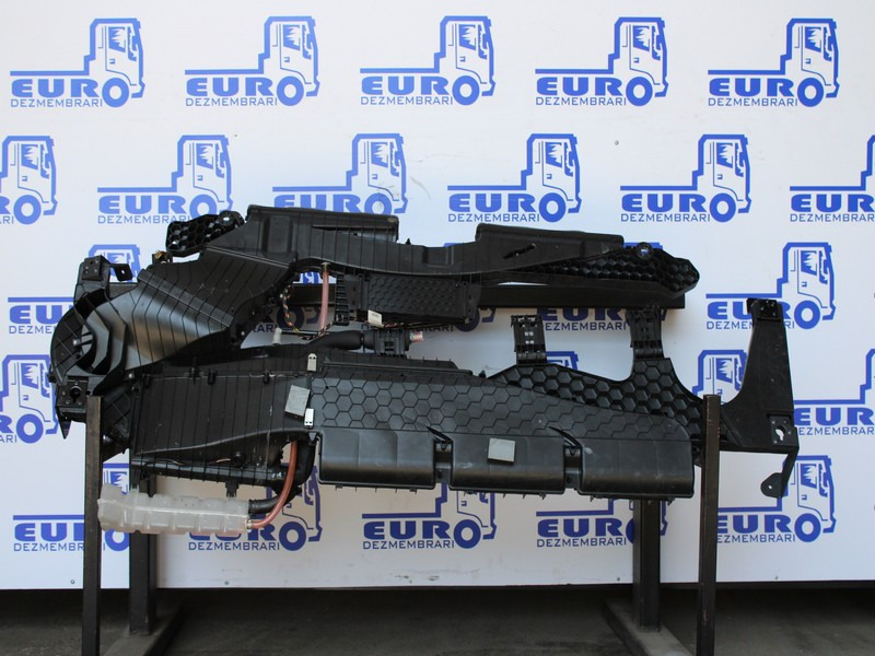 SISTEM CLIMATIZARE MERCEDES ACTROS MP4 A0004460977, A9608312845, A9608302860, A0004460777, A9608300560 - Pieza de aire acondicionado para Camión: foto 2 SISTEM CLIMATIZARE MERCEDES ACTROS MP4 A0004460977, A9608312845, A9608302860, A0004460777, A9608300560 - Pieza de aire acondicionado para Camión: foto 2
