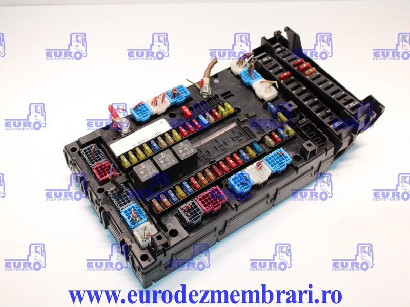 TABLOU SIGURANTE MERCEDES ACTROS MP4 SAM CABIN A0014462658, A0014466858 - Fusible para Camión: foto 2 TABLOU SIGURANTE MERCEDES ACTROS MP4 SAM CABIN A0014462658, A0014466858 - Fusible para Camión: foto 2