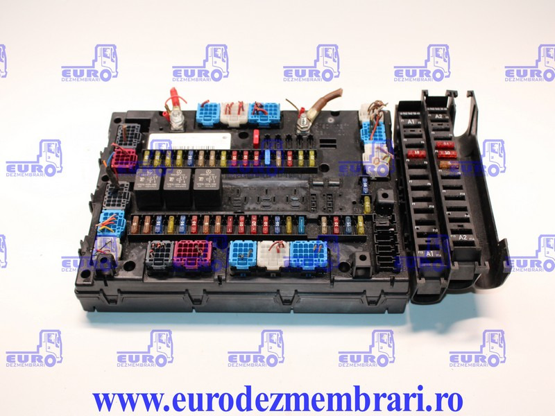 TABLOU SIGURANTE MERCEDES ACTROS MP4 SAM CABIN A0014462658, A0014466858 - Fusible para Camión: foto 1 TABLOU SIGURANTE MERCEDES ACTROS MP4 SAM CABIN A0014462658, A0014466858 - Fusible para Camión: foto 1