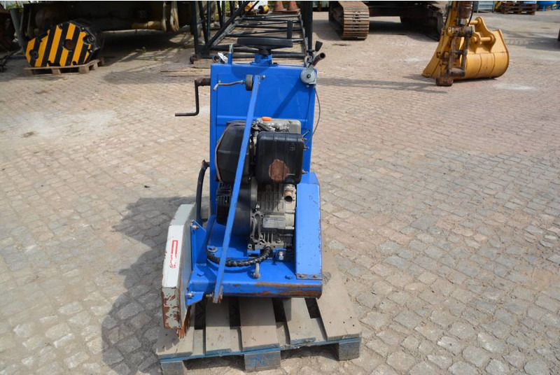 Fastverdini Floor Saw concrete & asphalt diesel - Maquinaria de construcción: foto 2 Fastverdini Floor Saw concrete & asphalt diesel - Maquinaria de construcción: foto 2