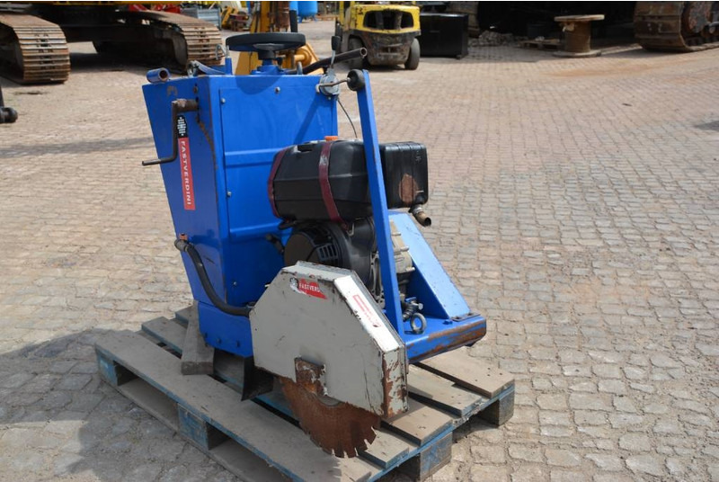 Fastverdini Floor Saw concrete & asphalt diesel - Maquinaria de construcción: foto 1 Fastverdini Floor Saw concrete & asphalt diesel - Maquinaria de construcción: foto 1