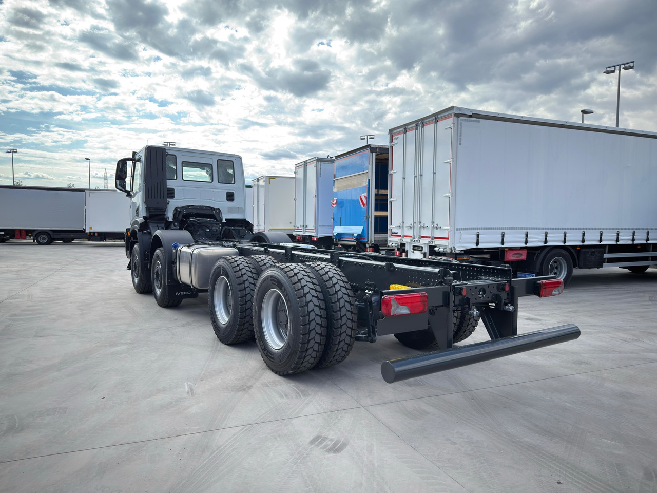 IVECO AD410T50 T-WAY 8x4 E6 (Chassis) - Camión chasis: foto 4 IVECO AD410T50 T-WAY 8x4 E6 (Chassis) - Camión chasis: foto 4