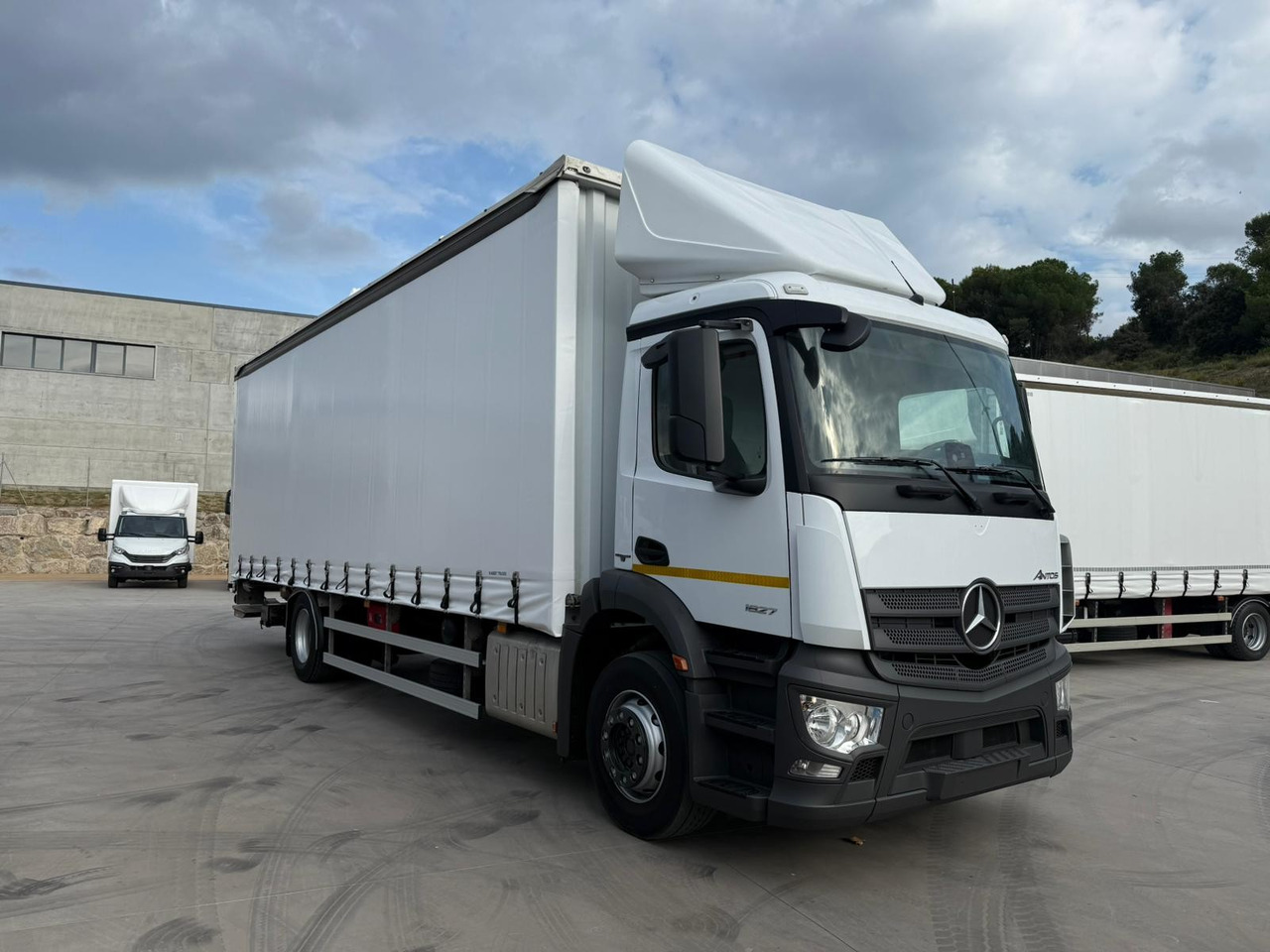 MERCEDES BENZ 18.27 Antos E6 (Tauliner) - Camión lona: foto 2 MERCEDES BENZ 18.27 Antos E6 (Tauliner) - Camión lona: foto 2