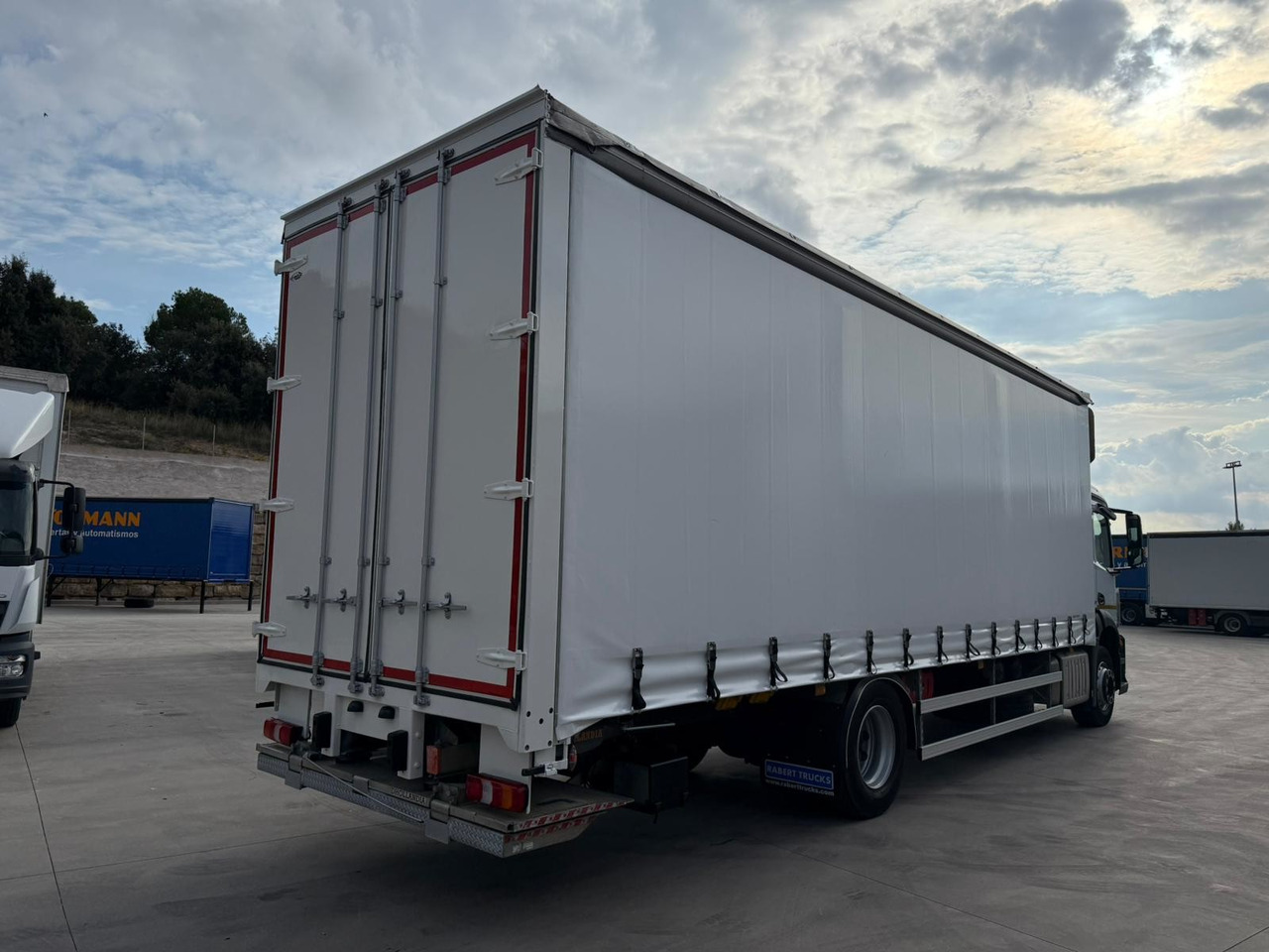 MERCEDES BENZ 18.27 Antos E6 (Tauliner) - Camión lona: foto 3 MERCEDES BENZ 18.27 Antos E6 (Tauliner) - Camión lona: foto 3