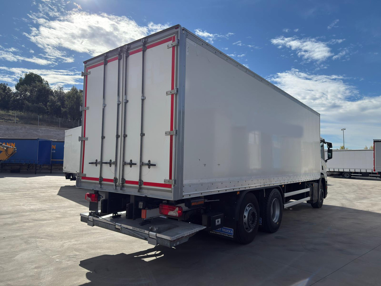 SCANIA P360 E6 (VAN) - Camión caja cerrada: foto 4 SCANIA P360 E6 (VAN) - Camión caja cerrada: foto 4