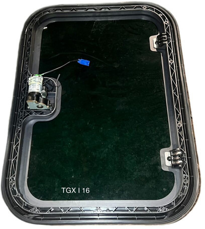 MAN TGS TGX TG3 - Visera parasol: foto 2 MAN TGS TGX TG3 - Visera parasol: foto 2