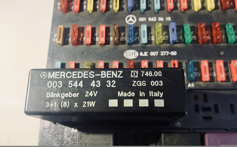 Mercedes-Benz ACTROS - Sistema eléctrico: foto 2 Mercedes-Benz ACTROS - Sistema eléctrico: foto 2