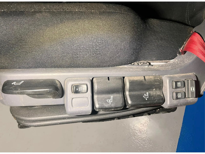 Scania driver (left side) euro 6 - Asiento: foto 2 Scania driver (left side) euro 6 - Asiento: foto 2