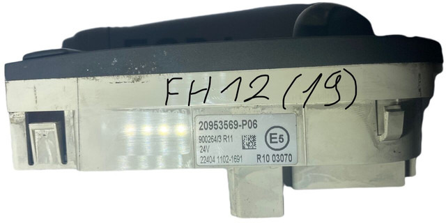 Volvo - Salpicadero: foto 2 Volvo - Salpicadero: foto 2