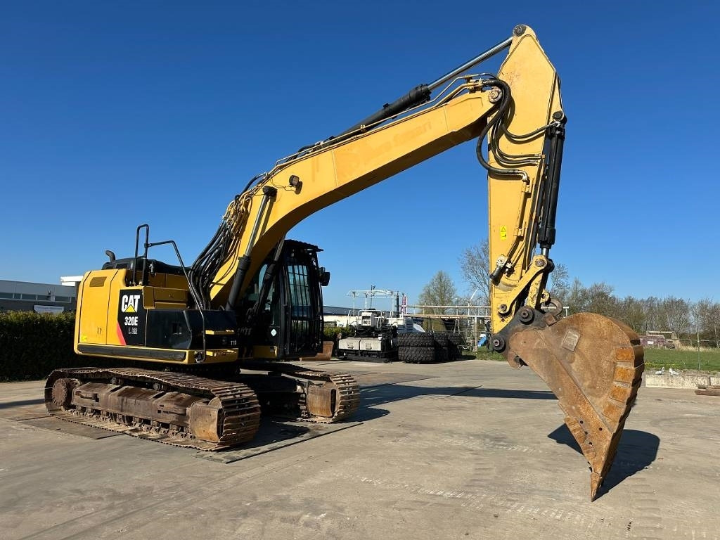 CAT 320 E - Excavadora de cadenas: foto 2 CAT 320 E - Excavadora de cadenas: foto 2