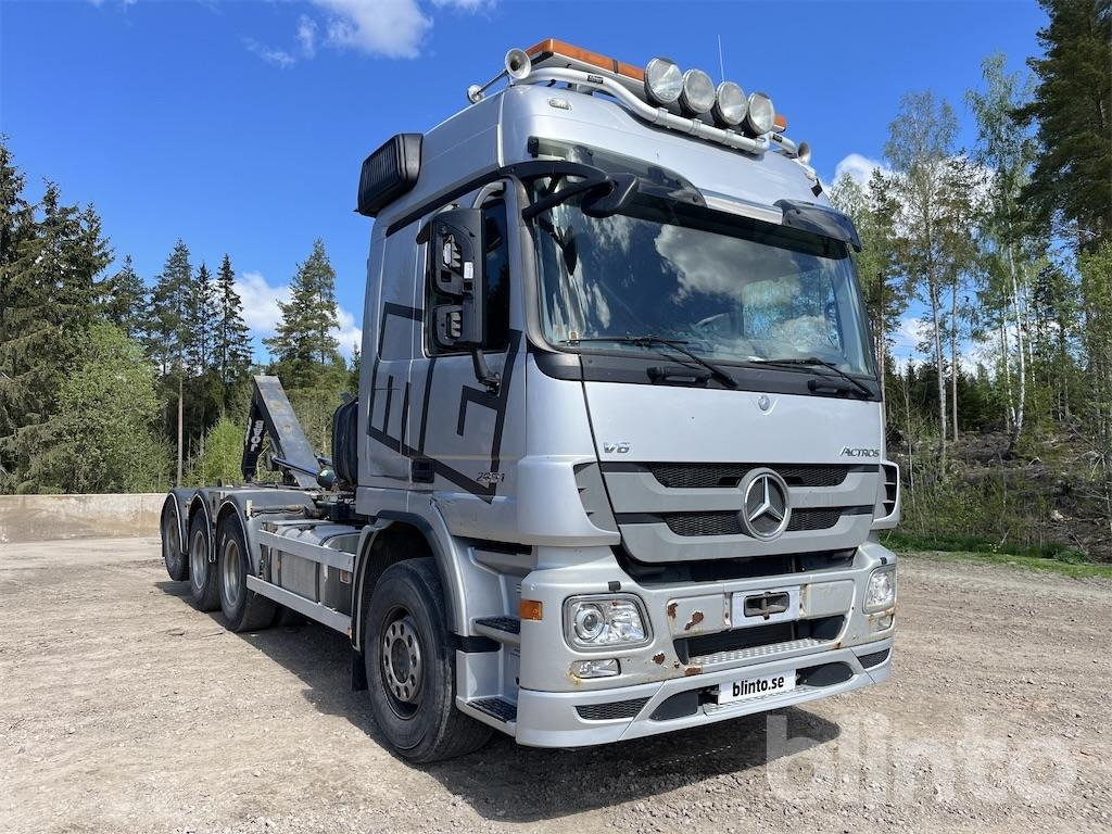 Camión MERCEDES BENZ Actros 930,24 V8: foto 8