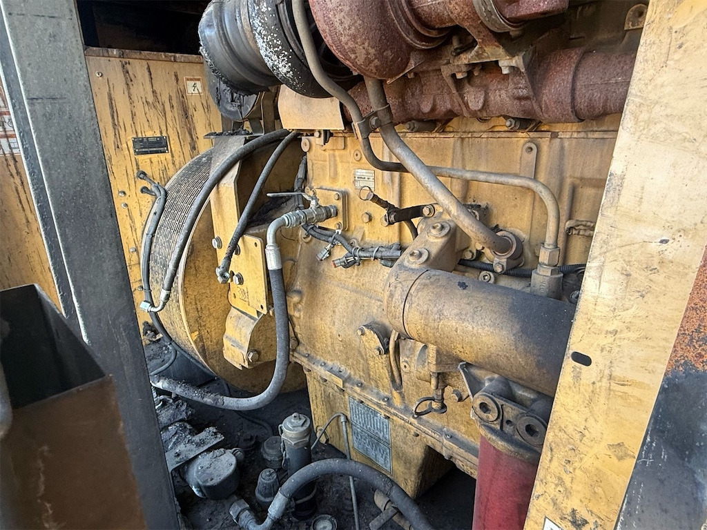 Caterpillar 450 / 410 kVa / Reparationsobjekt - Generador industriale: foto 5 Caterpillar 450 / 410 kVa / Reparationsobjekt - Generador industriale: foto 5