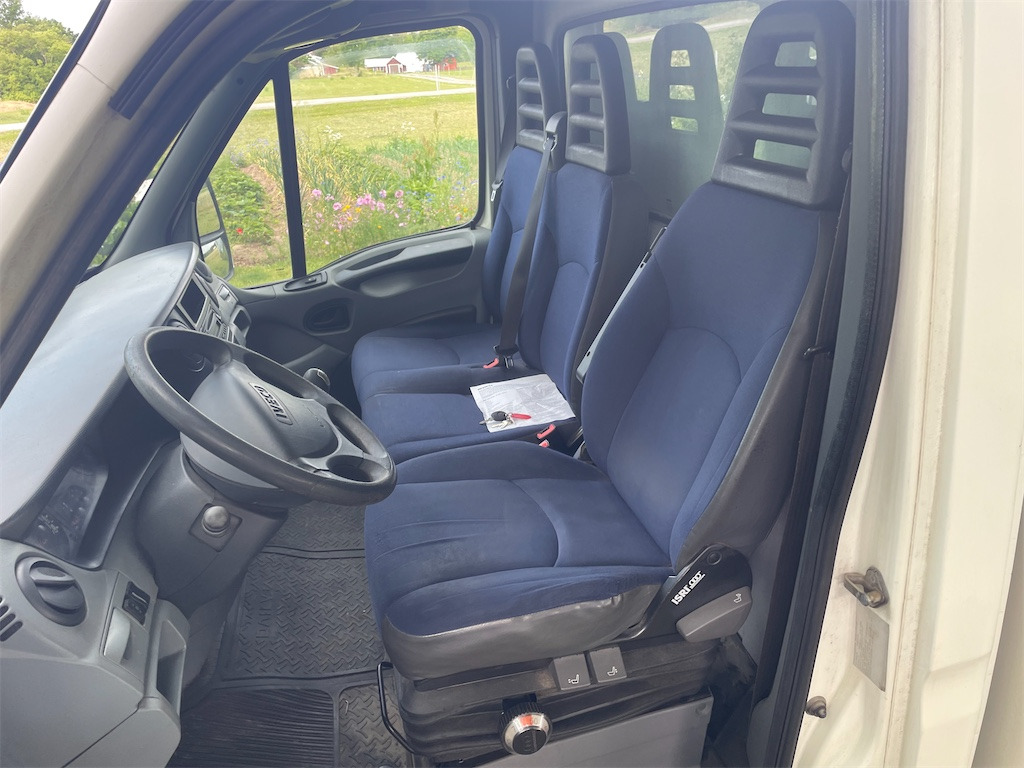IVECO DAILY 35S14 - Furgoneta: foto 5 IVECO DAILY 35S14 - Furgoneta: foto 5
