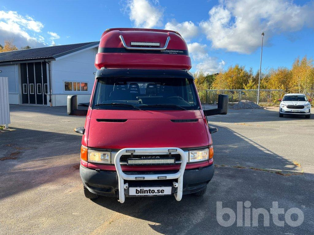 IVECO DAILY 35C15 - Cabeza tractora BE, Semirremolque portavehículos: foto 2 IVECO DAILY 35C15 - Cabeza tractora BE, Semirremolque portavehículos: foto 2