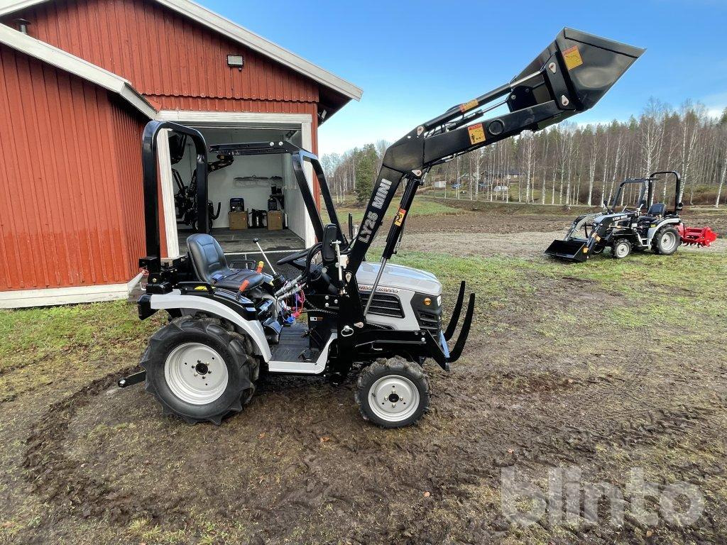 Landtrac 4wd med lastare - Mini tractor: foto 2 Landtrac 4wd med lastare - Mini tractor: foto 2