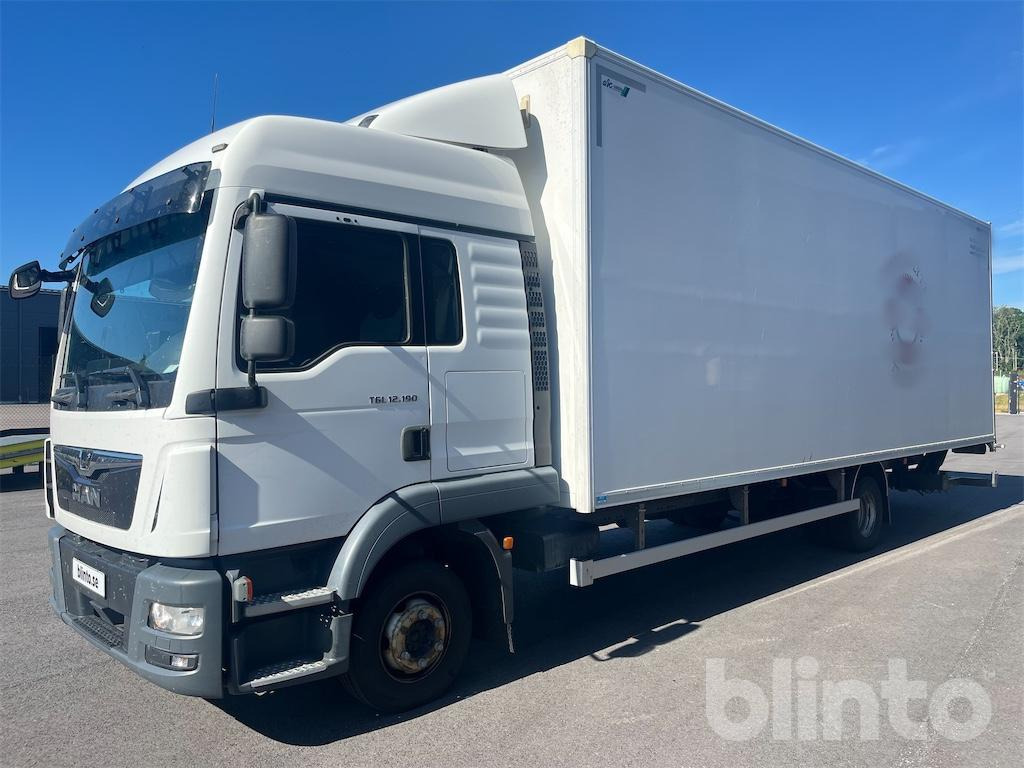 MAN - Camión caja cerrada: foto 1 MAN - Camión caja cerrada: foto 1