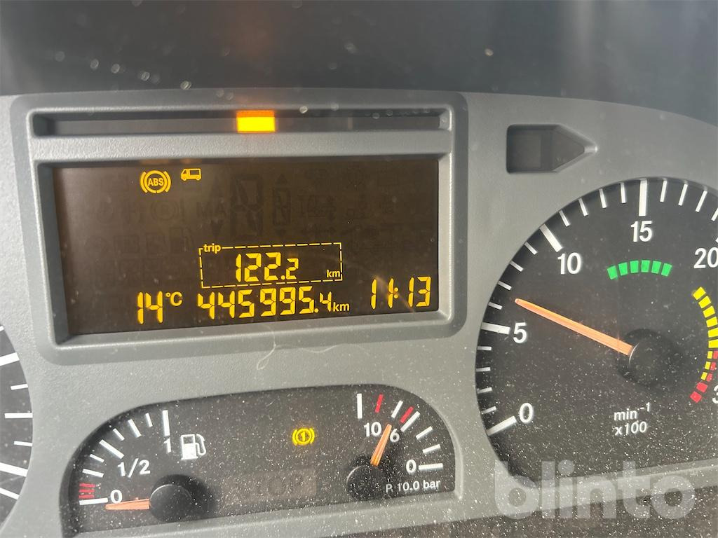 Mercedes Benz 818L (2006) - Camión caja cerrada: foto 5 Mercedes Benz 818L (2006) - Camión caja cerrada: foto 5