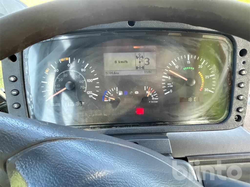 Mercedes-Benz U300 (2010) - Camión caja abierta: foto 5 Mercedes-Benz U300 (2010) - Camión caja abierta: foto 5