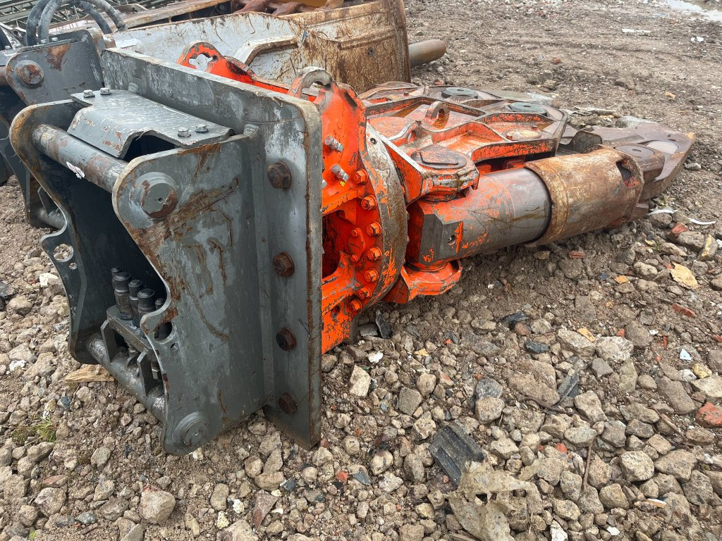 NPK SV250 - Cizalla de demolición: foto 3 NPK SV250 - Cizalla de demolición: foto 3