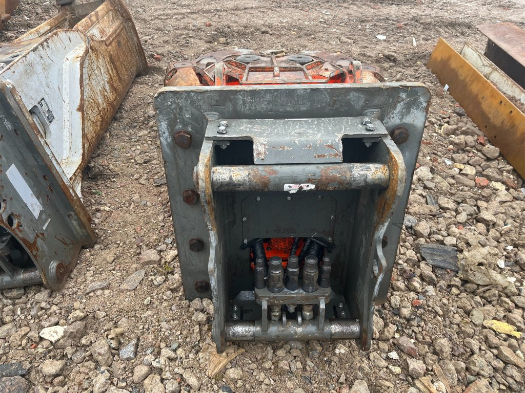 NPK SV250 - Cizalla de demolición: foto 4 NPK SV250 - Cizalla de demolición: foto 4