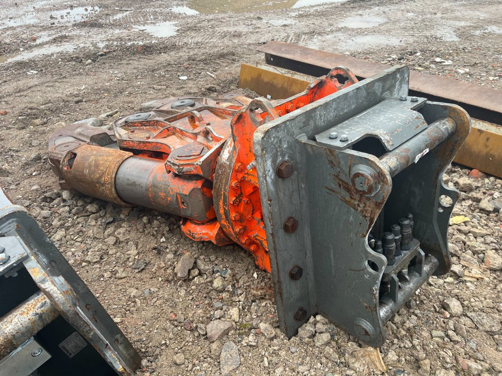 NPK SV250 - Cizalla de demolición: foto 5 NPK SV250 - Cizalla de demolición: foto 5