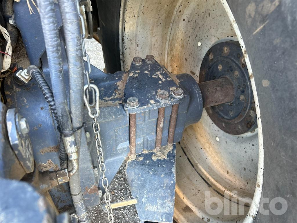 Tractor New Holland 8870 (1999): foto 38 Tractor New Holland 8870 (1999): foto 38