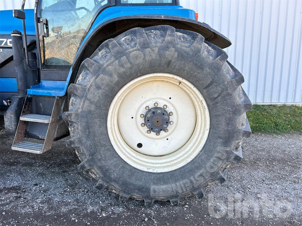 Tractor New Holland 8870 (1999): foto 27 Tractor New Holland 8870 (1999): foto 27
