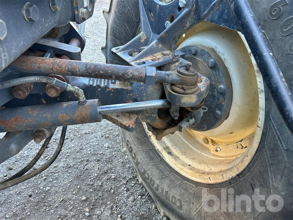 Tractor New Holland 8870 (1999): foto 14 Tractor New Holland 8870 (1999): foto 14