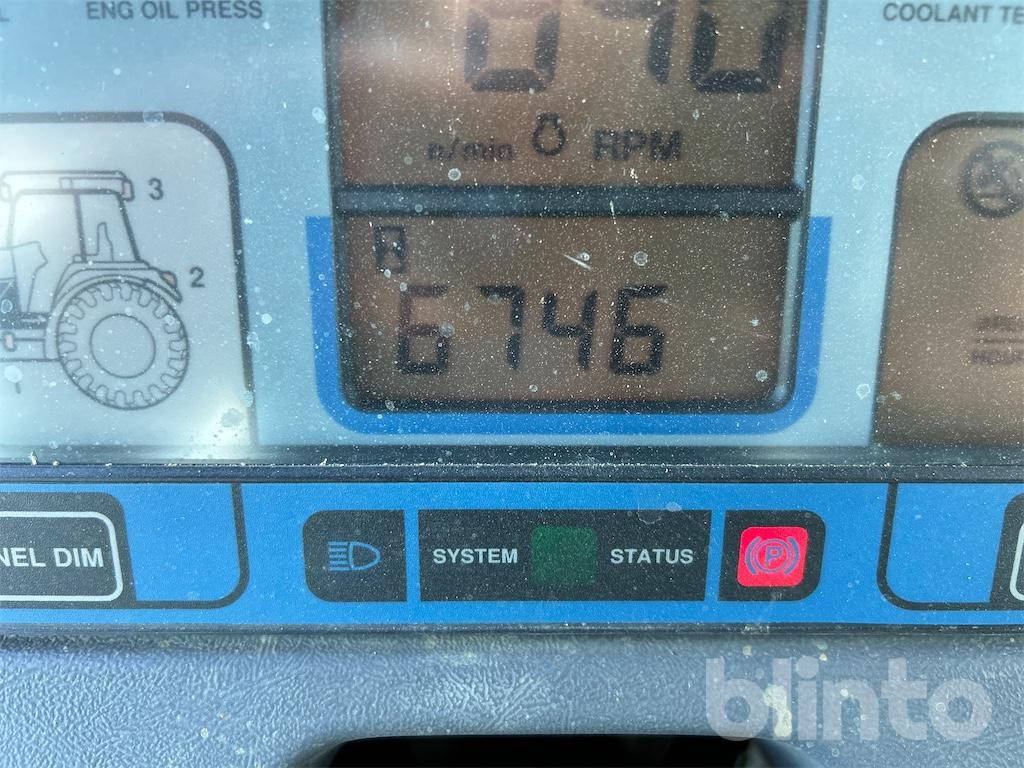 Tractor New Holland 8870 (1999): foto 6 Tractor New Holland 8870 (1999): foto 6