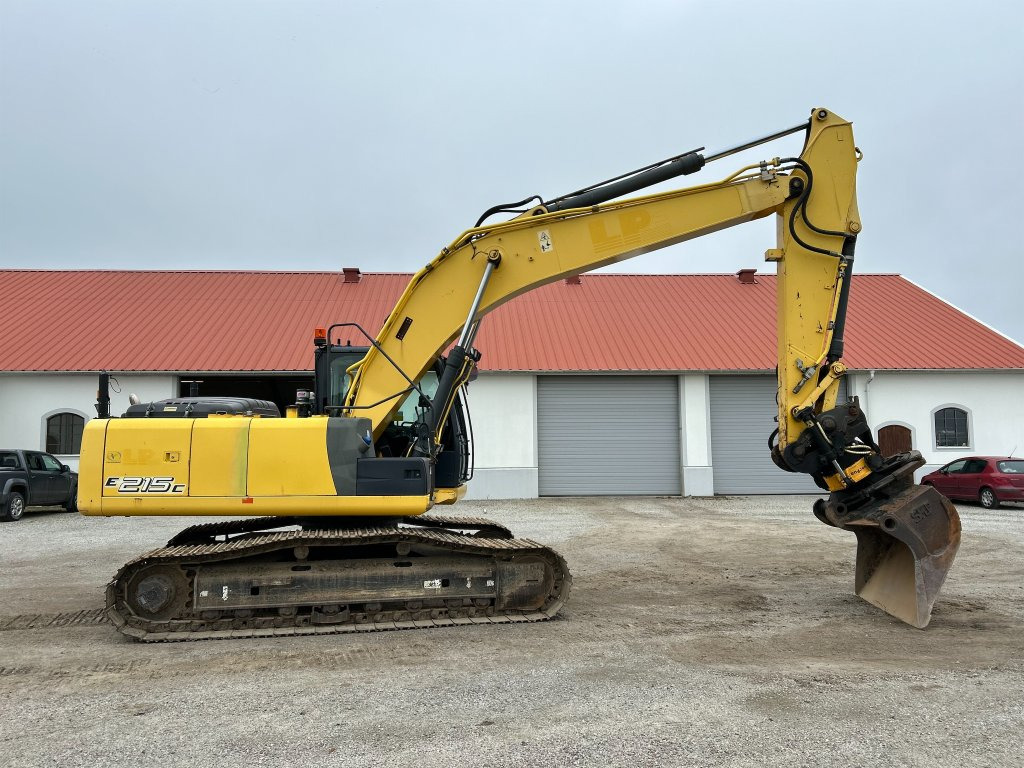 New Holland Kobelco E215C - Excavadora de cadenas: foto 5 New Holland Kobelco E215C - Excavadora de cadenas: foto 5