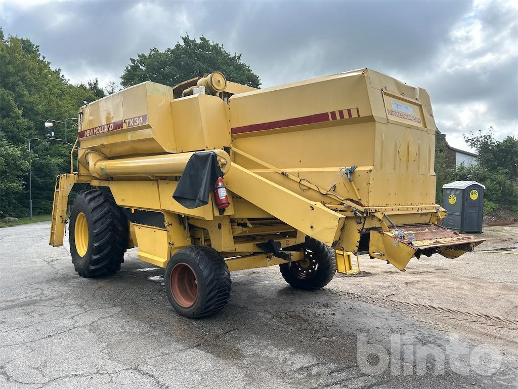 New Holland TX34 (1990) - Cosechadora de granos: foto 4 New Holland TX34 (1990) - Cosechadora de granos: foto 4