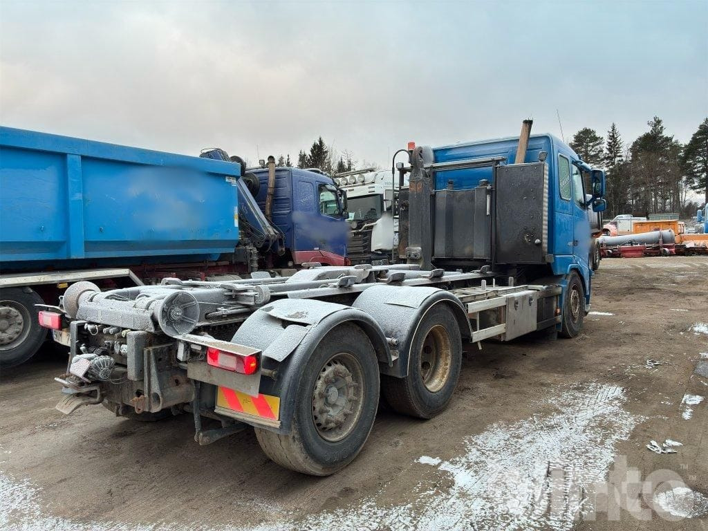 VOLVO FH 420 6*2 - Camión multibasculante: foto 4 VOLVO FH 420 6*2 - Camión multibasculante: foto 4