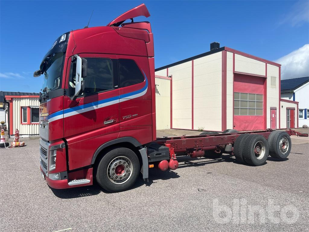VOLVO FH16 750 - Camión chasis: foto 1 VOLVO FH16 750 - Camión chasis: foto 1