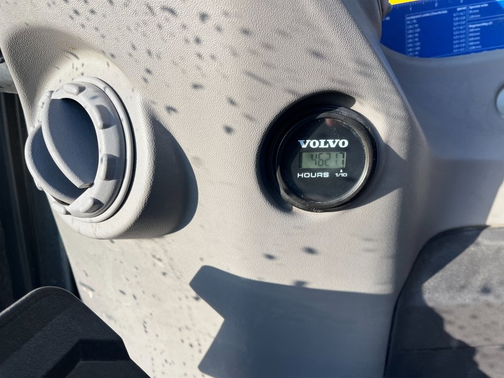 Excavadora de cadenas Volvo EC235EL: foto 16 Excavadora de cadenas Volvo EC235EL: foto 16