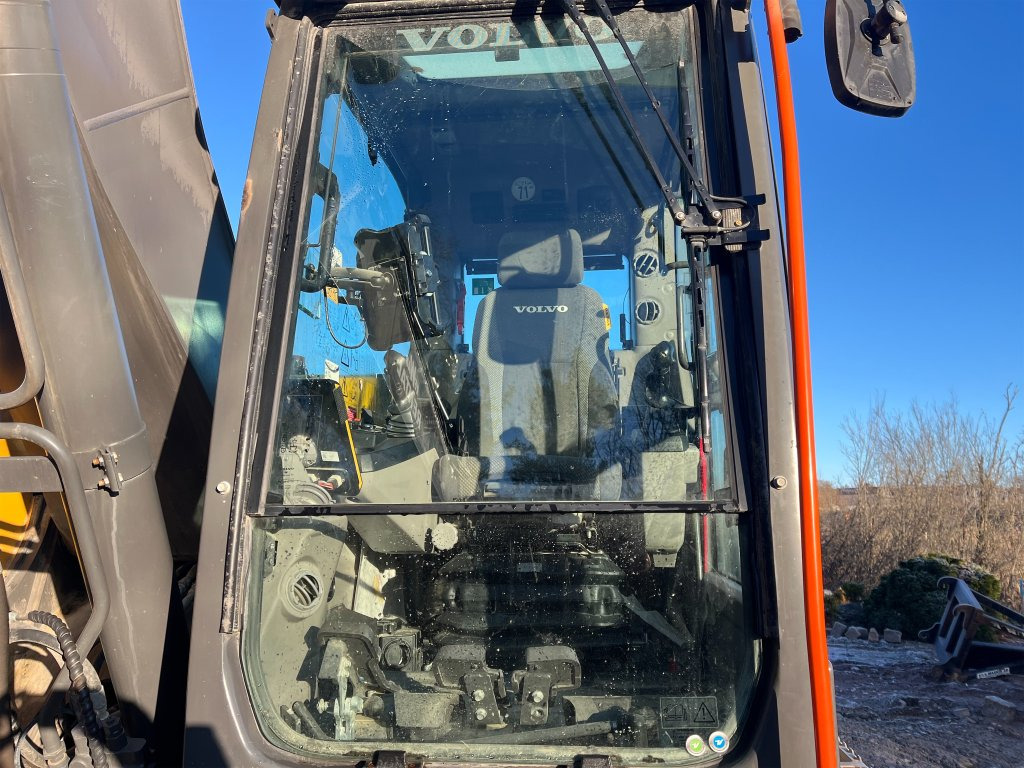 Excavadora de cadenas Volvo EC235EL: foto 23 Excavadora de cadenas Volvo EC235EL: foto 23